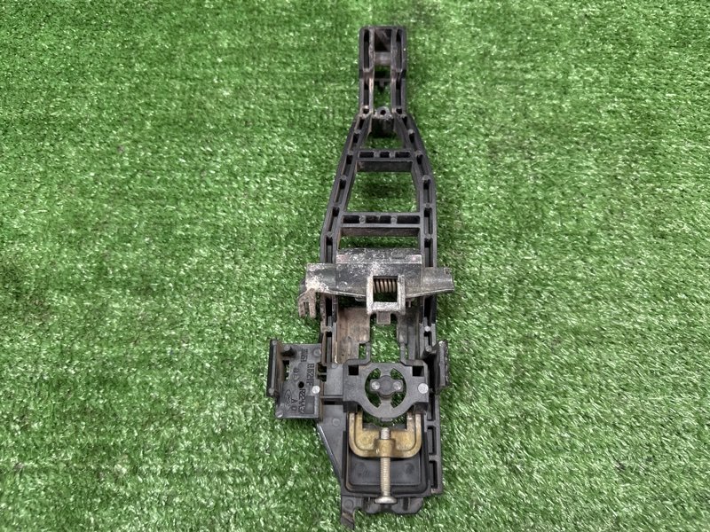 Кронштейн ручки двери Ford Focus 2