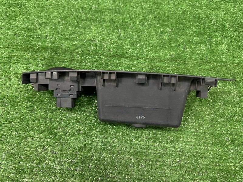 Кнопка стеклоподъемника Hyundai Getz