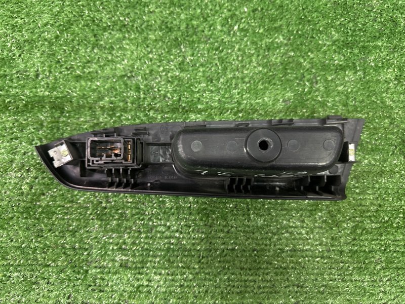 Кнопка стеклоподъемника Hyundai Getz