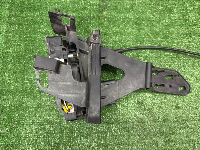 Замок двери Ford Fiesta