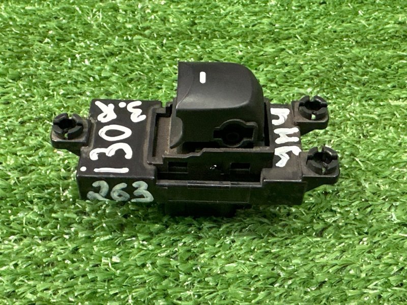 Кнопка стеклоподъемника Hyundai i30