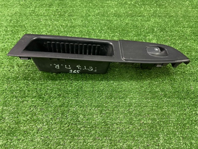 Кнопка стеклоподъемника Hyundai Getz