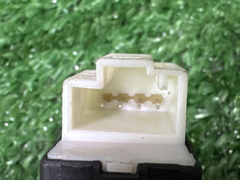 Кнопка центрального замка Volkswagen Polo 5