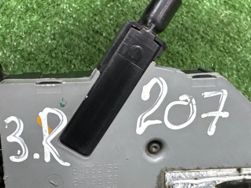 Замок двери Peugeot 207