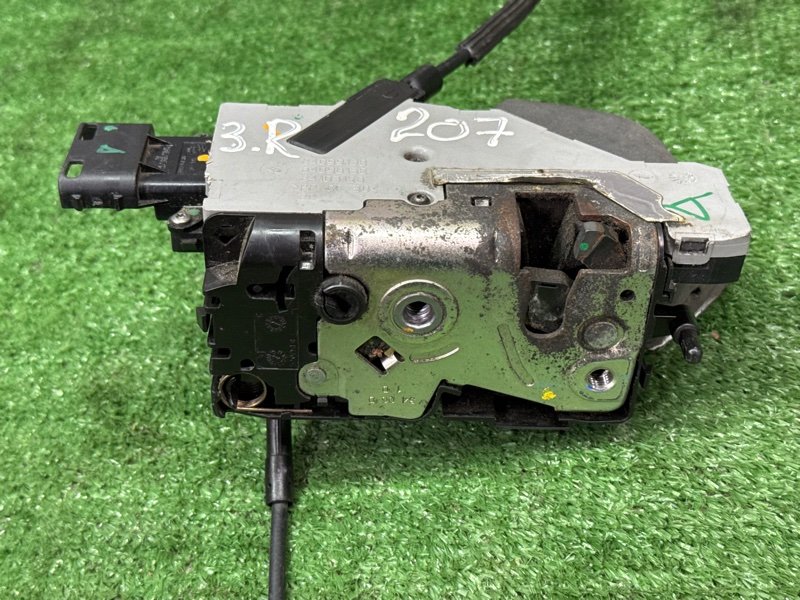 Замок двери Peugeot 207