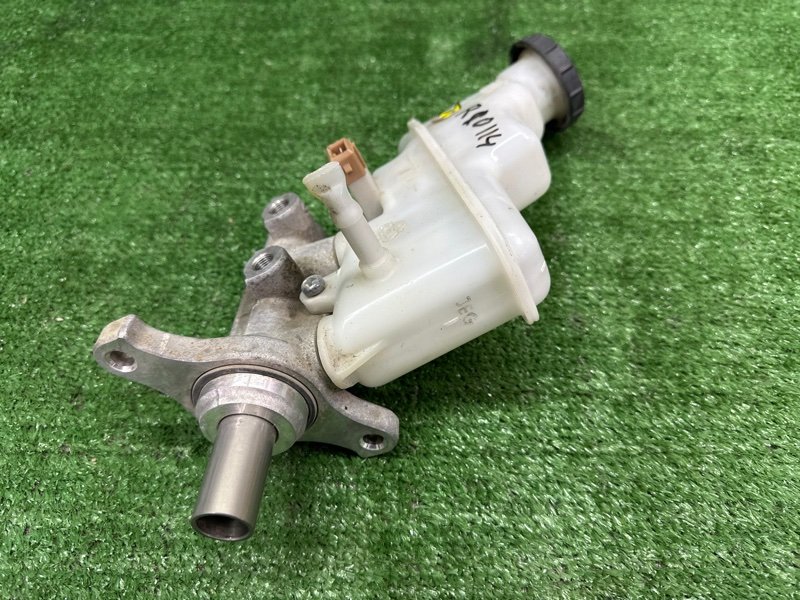 Главный тормозной цилиндр с бочком Kia Rio 3 2014 QB