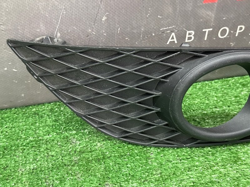 Накладка противотуманной фары Opel Astra H