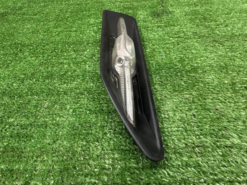 Повторитель поворота в крыло Kia Rio 3 2014 QB