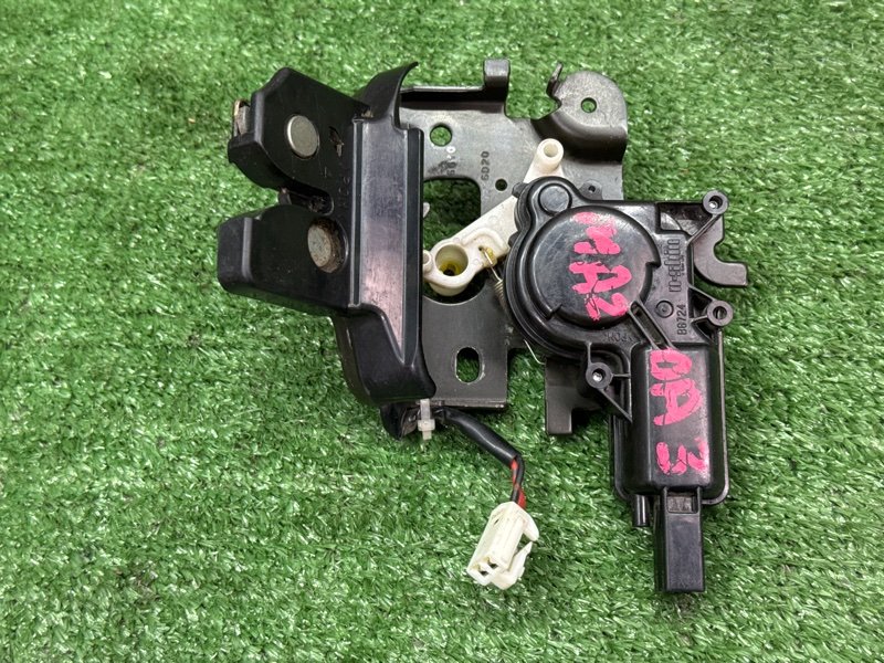 Замок багажника mazda mazda 3