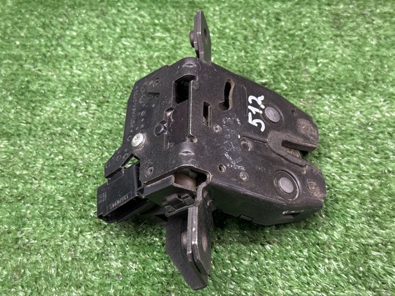 Замок багажника Opel Astra J