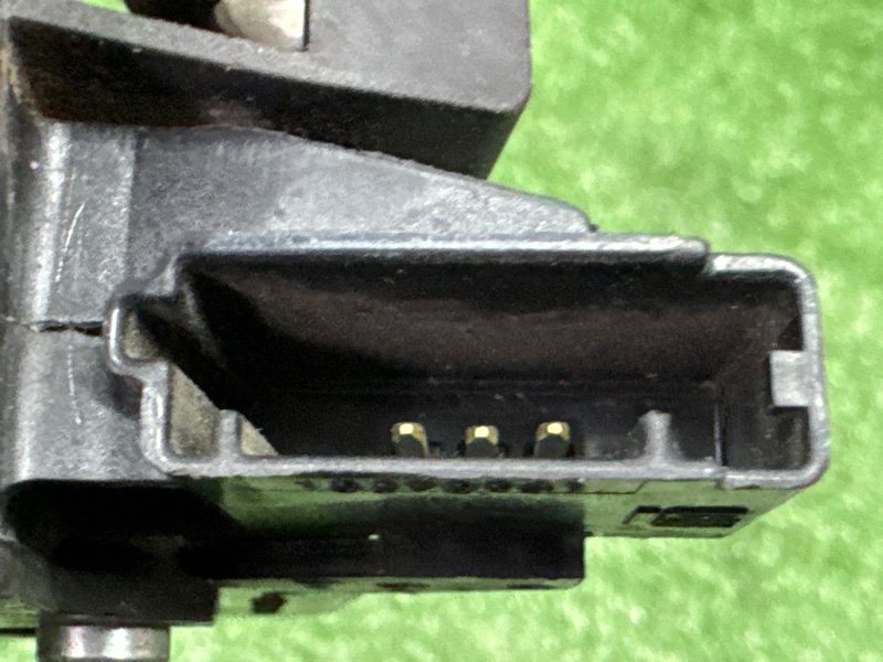 Замок багажника Opel Astra J