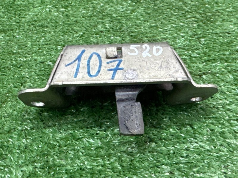 Замок багажника Peugeot 107