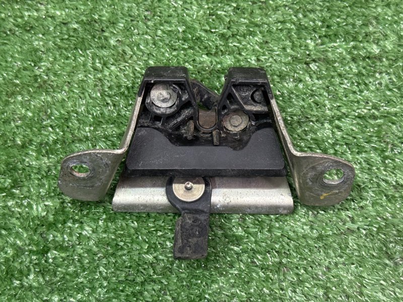 Замок багажника Peugeot 107