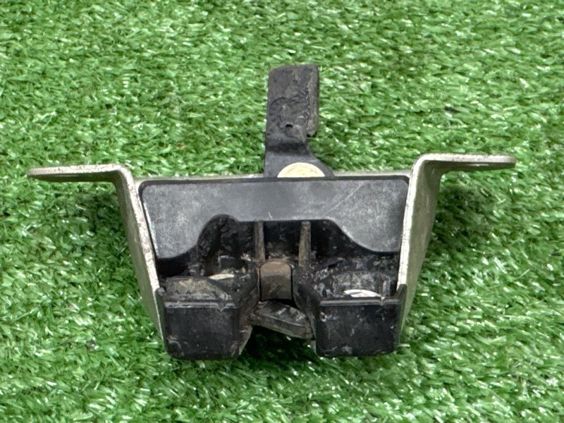 Замок багажника Peugeot 107