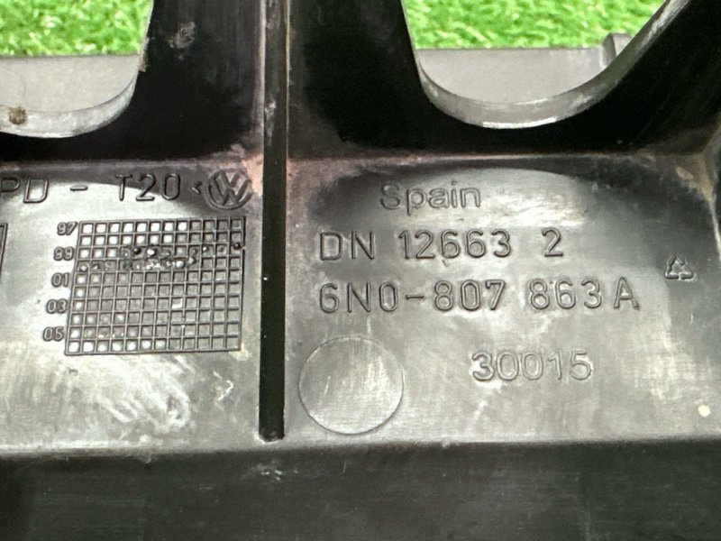 Кронштейн заднего бампера центральный Volkswagen Polo 3