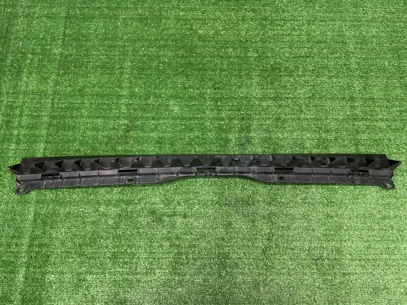 Кронштейн заднего бампера центральный Volkswagen Polo 3