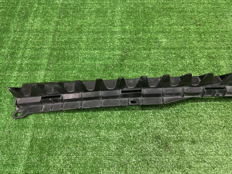 Кронштейн заднего бампера центральный Volkswagen Polo 3