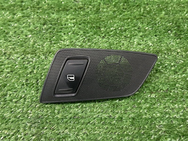 Кнопка стеклоподъемника с решеткой динамика Skoda Octavia A5