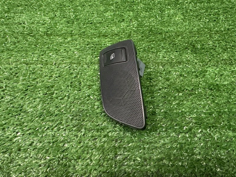 Кнопка стеклоподъемника с решеткой динамика Skoda Octavia A5