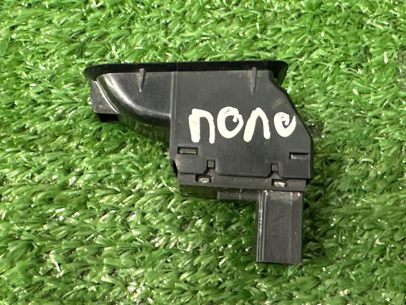 Кнопка стеклоподъемника Volkswagen Polo 5