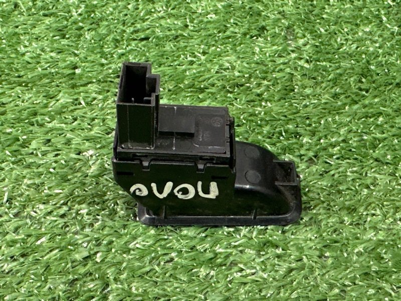 Кнопка стеклоподъемника Volkswagen Polo 5