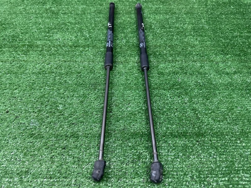 Упор крышки багажника Hyundai i30