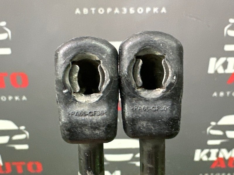 Упор крышки багажника Hyundai i30