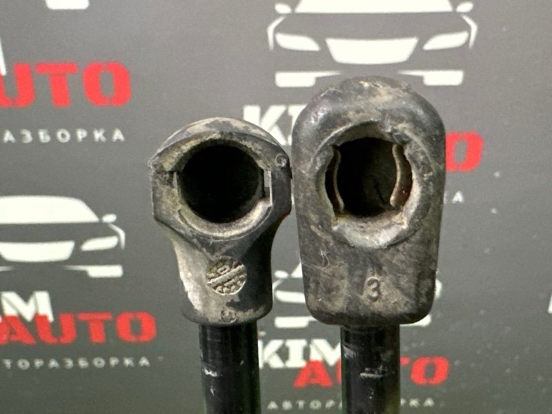 Упор крышки багажника Peugeot 307