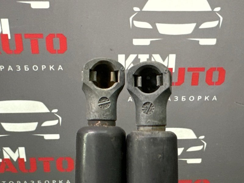 Упор крышки багажника Peugeot 307