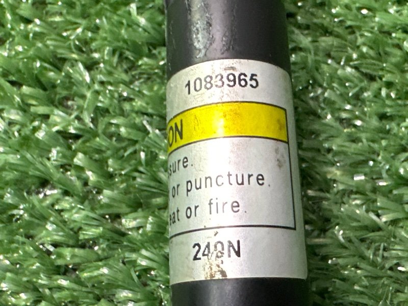 Упор крышки багажника Opel Omega B