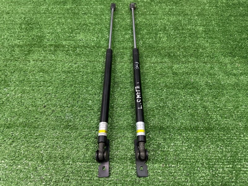 Упор крышки багажника Opel Omega B