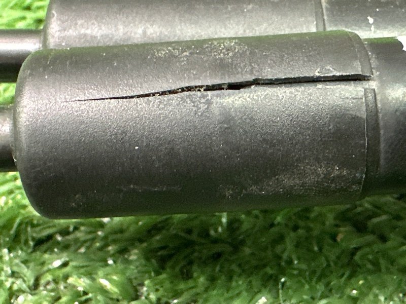 Упор крышки багажника Chevrolet Lacetti