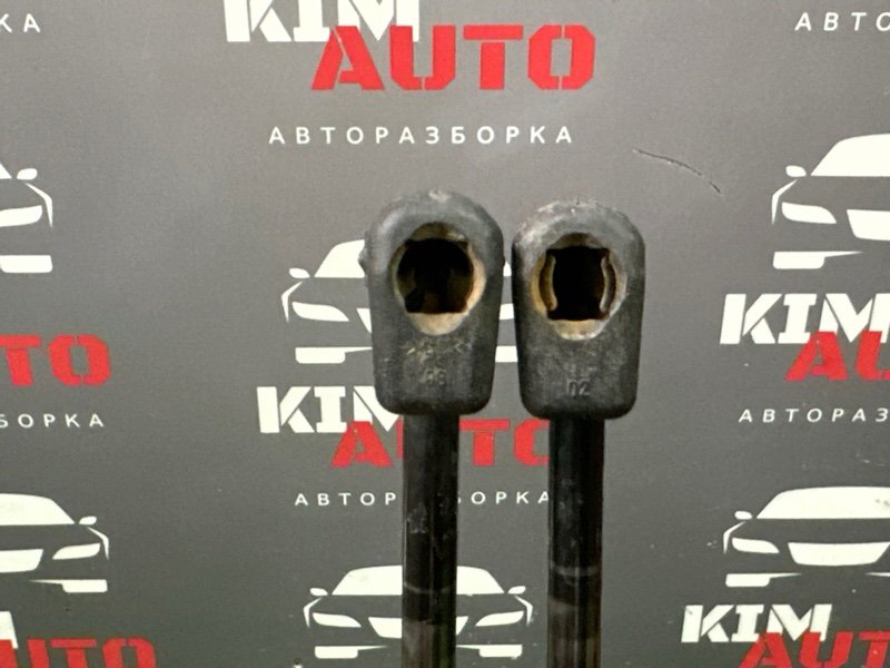 Упор крышки багажника Mazda 3 BK