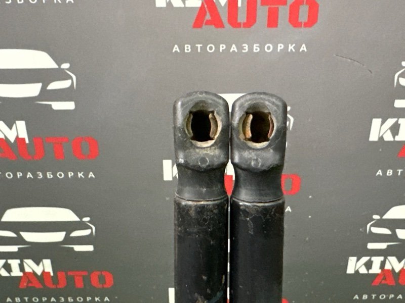 Упор крышки багажника Mazda 3 BK