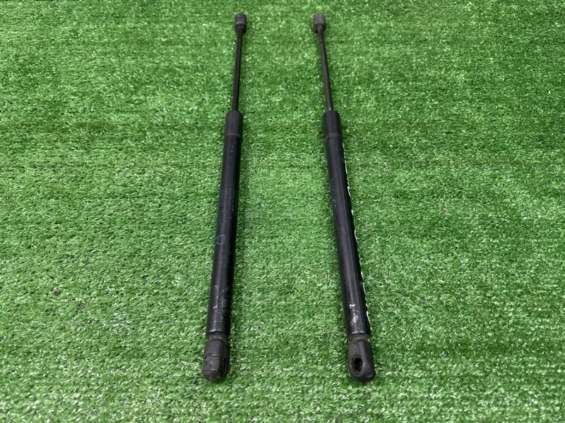 Упор крышки багажника Mitsubishi Outlander