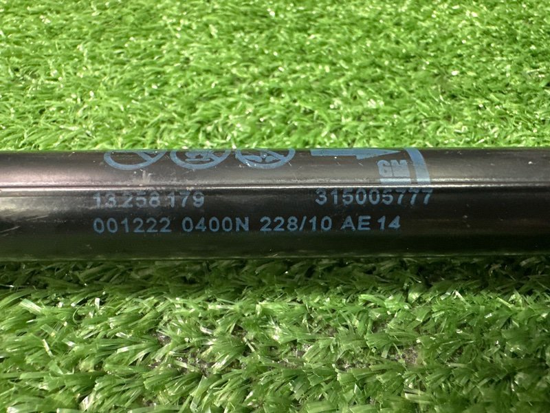 Упор крышки багажника Opel Astra J