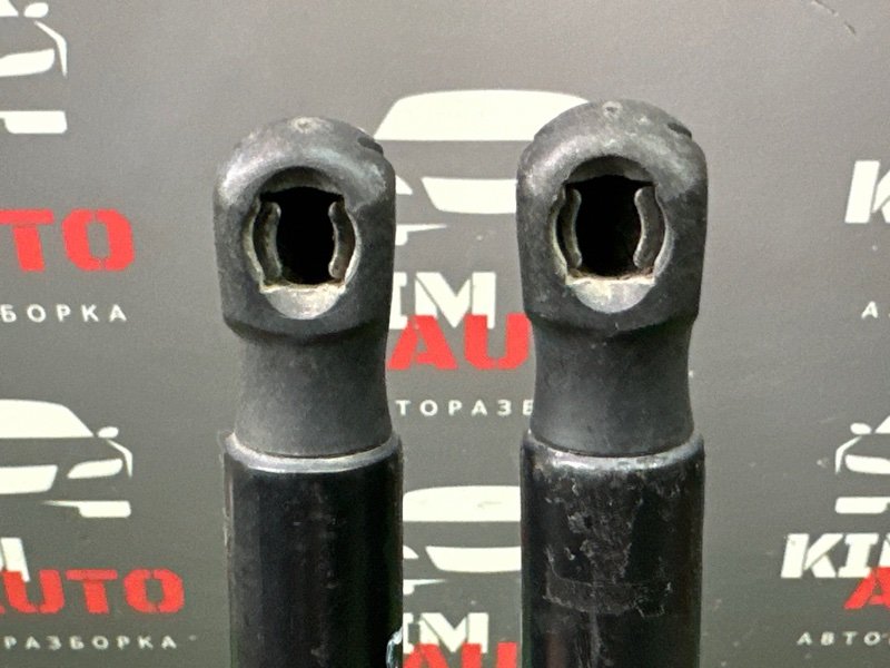 Упор крышки багажника Skoda Octavia A4