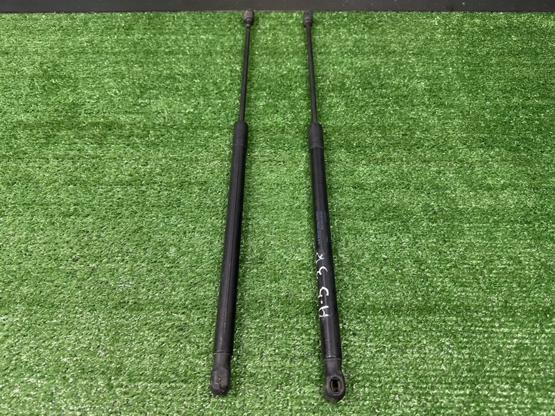 Упор крышки багажника Skoda Octavia A5