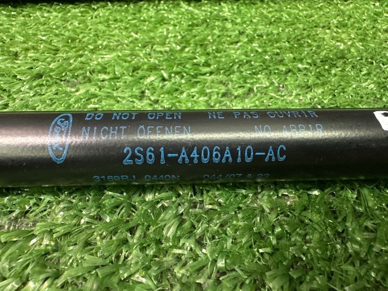 Упор крышки багажника Ford Fiesta