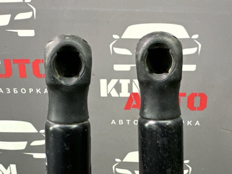 Упор крышки багажника Ford Fiesta