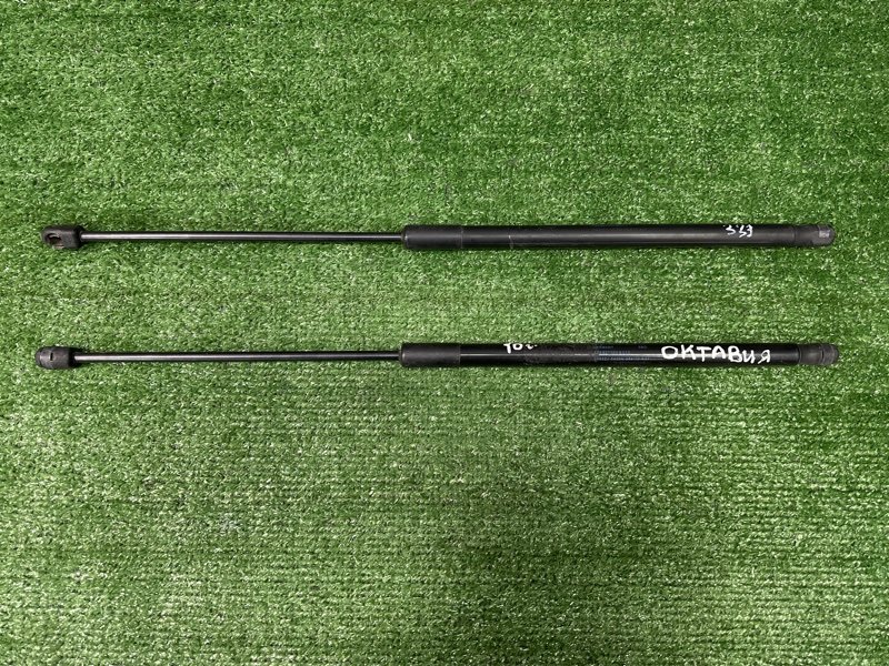 Упор крышки багажника Skoda Octavia A5