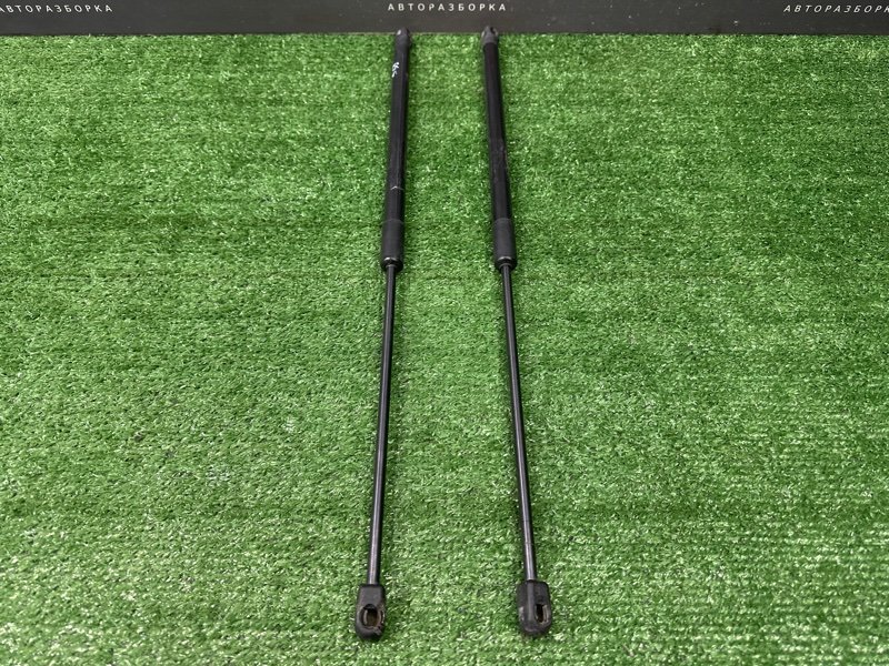 Упор крышки багажника Skoda Octavia A5