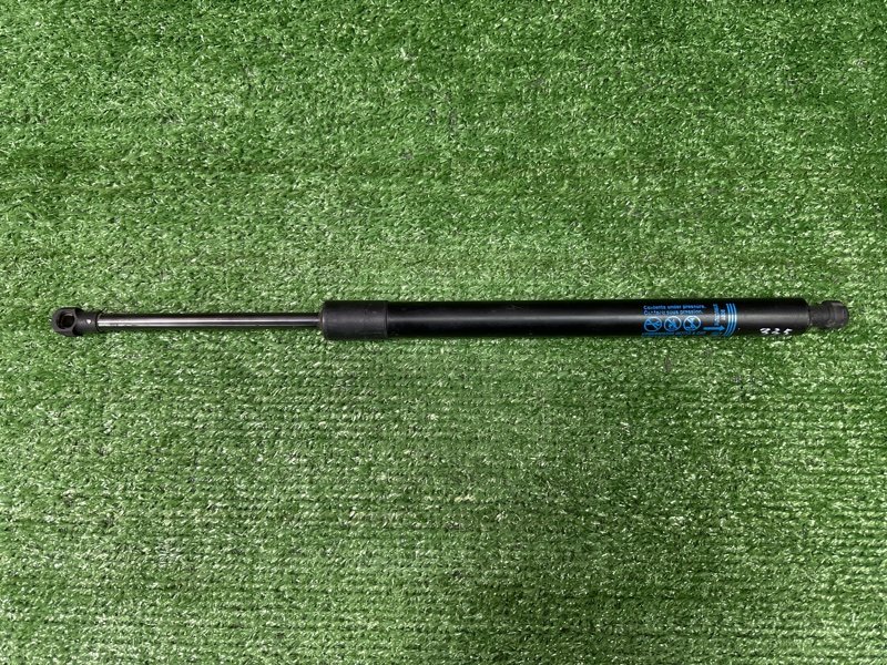 Упор крышки багажника Chevrolet Orlando