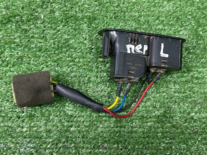 Кнопка открывания багажника Hyundai Sonata 4 EF