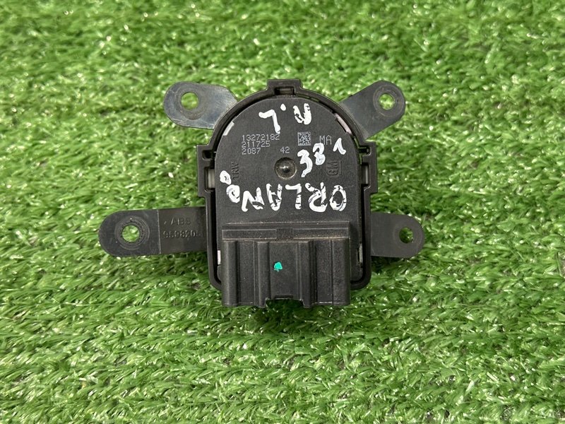 Блок управления зеркалами Chevrolet Orlando