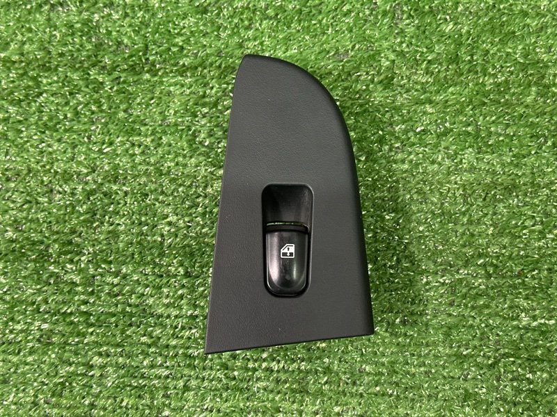 Кнопка стеклоподъемника Hyundai Elantra 4