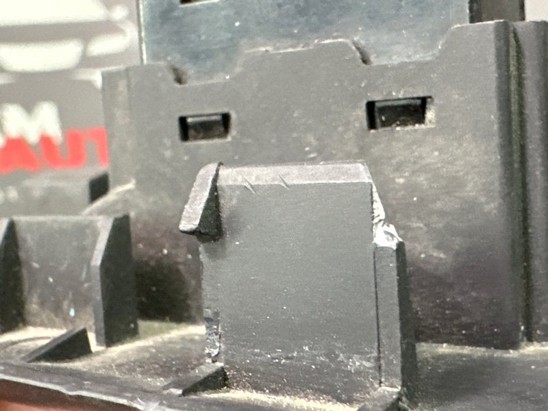 Кнопка стеклоподъемника Hyundai Elantra 4