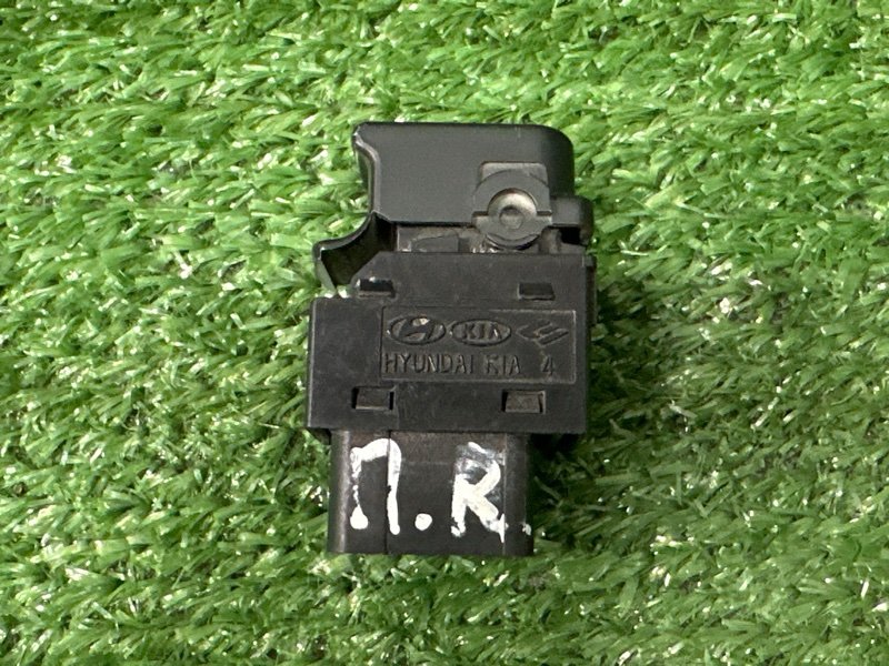 Кнопка стеклоподъемника Hyundai Elantra 4