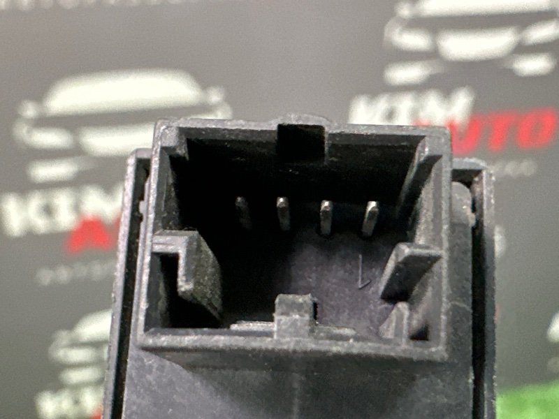 Кнопка стеклоподъемника Fiat Punto