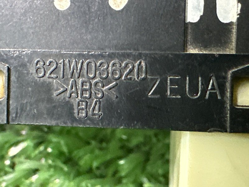 Кнопка стеклоподъемника Hyundai Sonata 4 EF